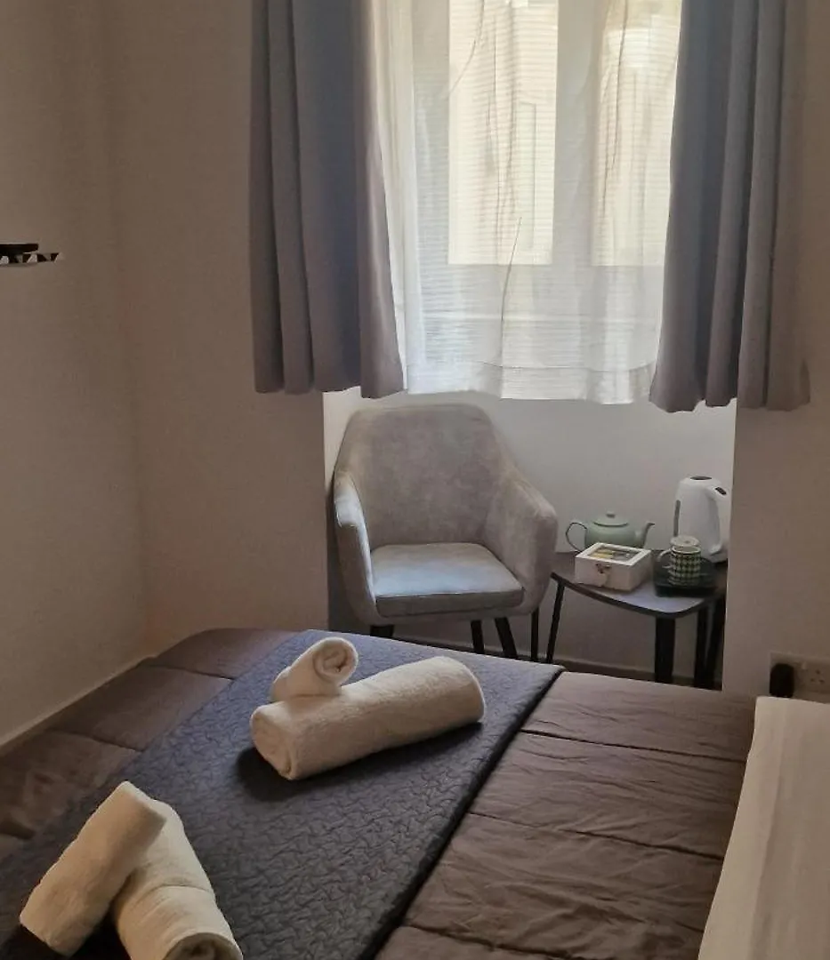 Sliema Central Seafront O'Clock B&B Malta Alojamento de Acomodação e Pequeno-almoço