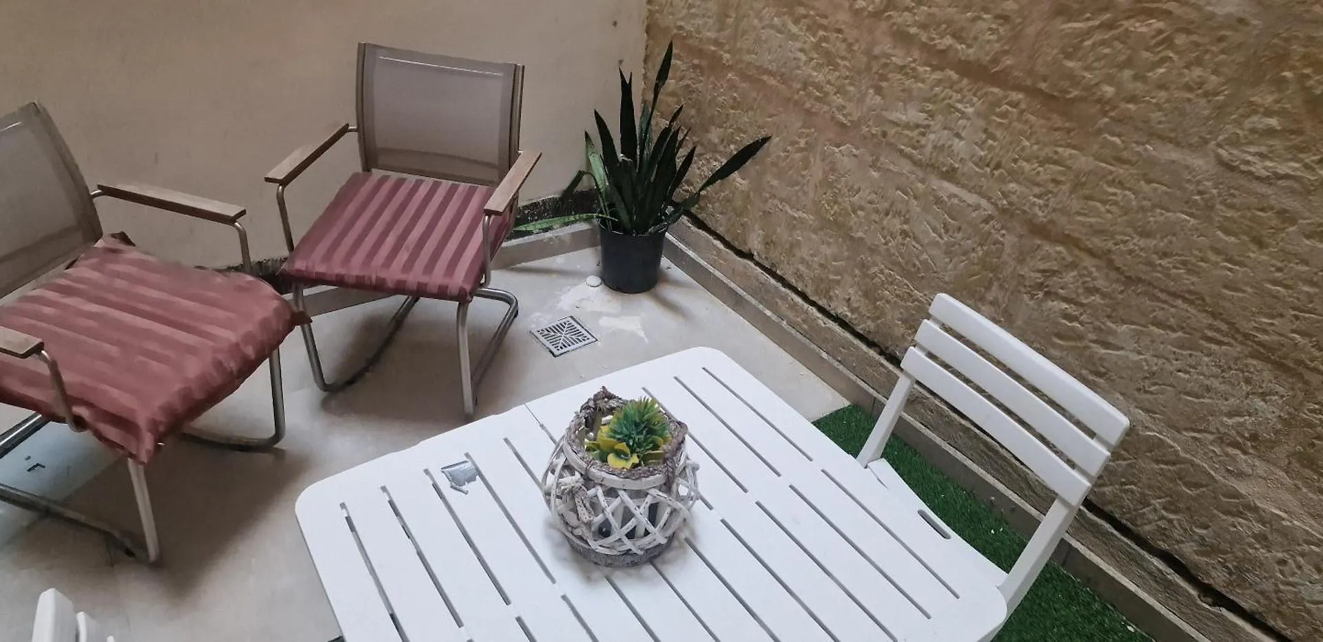Alojamento de Acomodação e Pequeno-almoço Sliema Central Seafront O'Clock B&B Malta